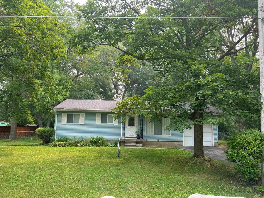 9222 Maplewood ST, Clio, MI 48420 - #2