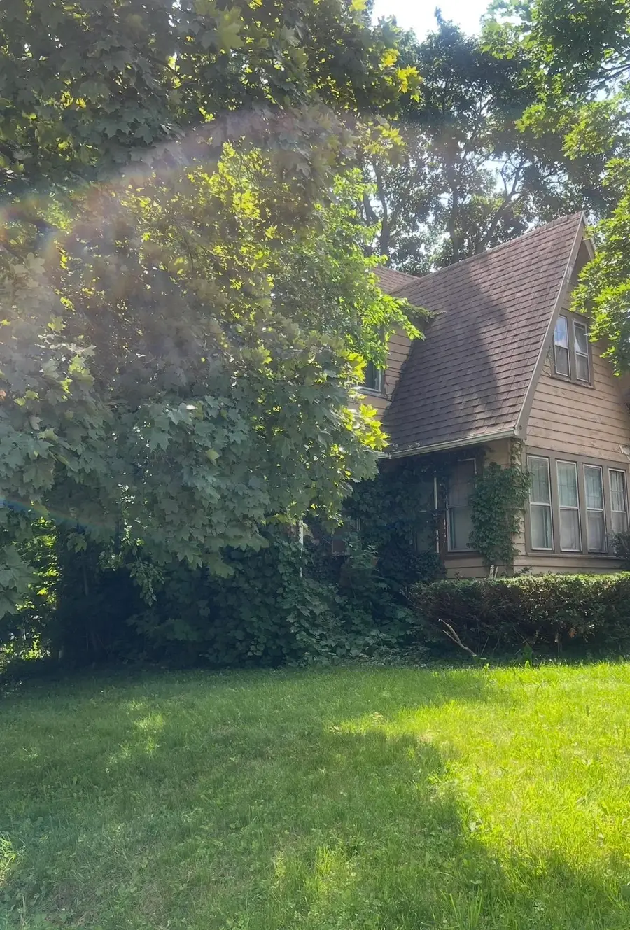 2214 Iroquois AVE, Flint, MI 48503 - #3
