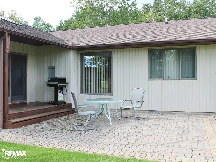 1070 N Morrish RD, Flint, MI 48532 - #2