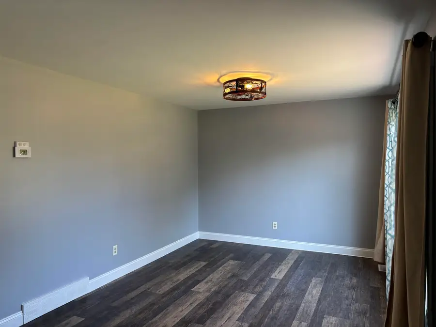 522 Autumn DR, Flushing, MI 48433 - #2
