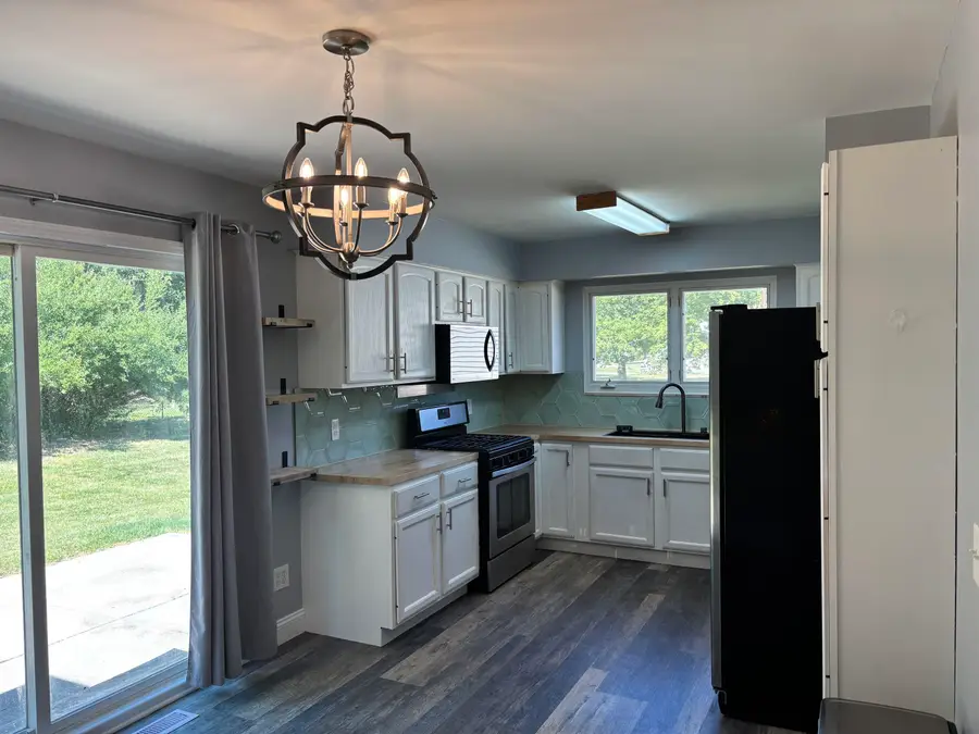 522 Autumn DR, Flushing, MI 48433 - #3