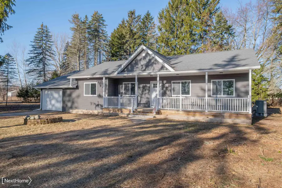229 N Water ST, Au Gres, MI 48703 - #2