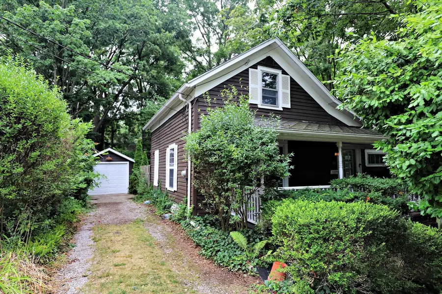 214 N Hazelton ST, Flushing, MI 48433 - #2