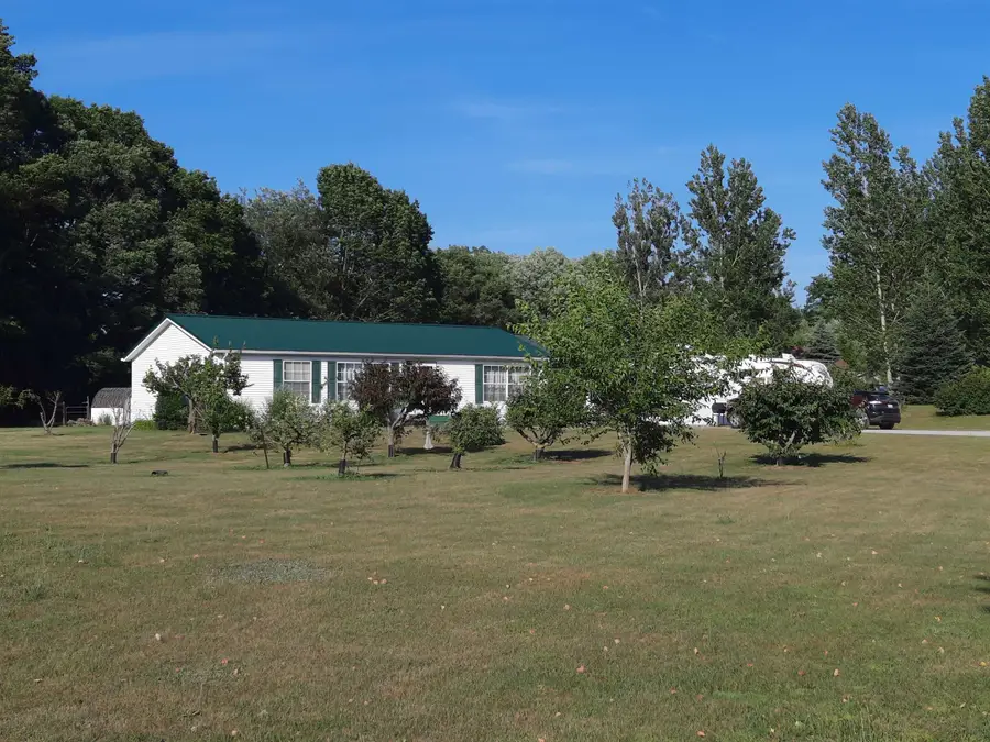 4724 Stone DR, Millington, MI 48746 - #2