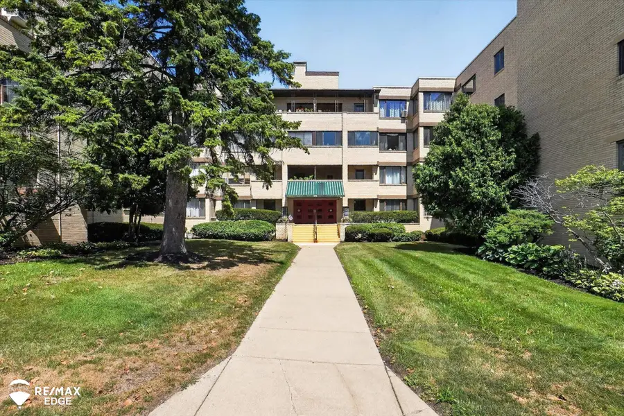 915 E Court ST, Flint, MI 48503 - #3