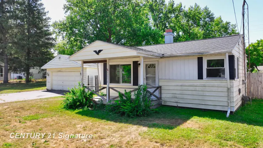 2210 Williamson AVE, Burton, MI 48529 - #2