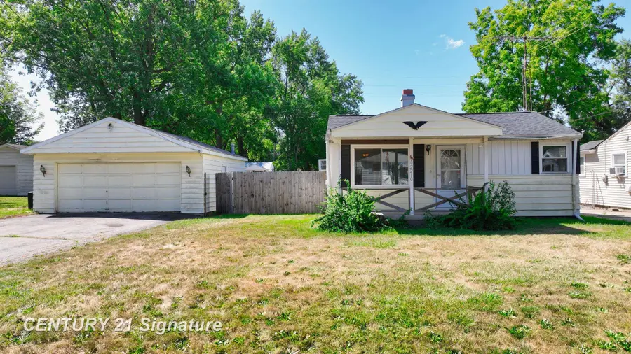 2210 Williamson AVE, Burton, MI 48529 - #3