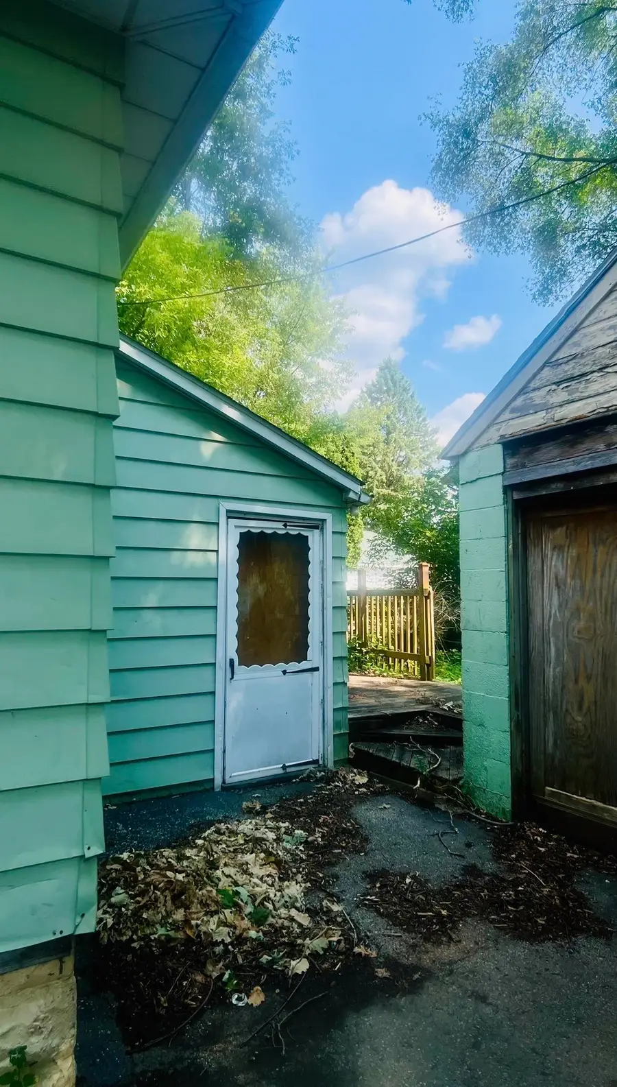 743 Nuebert RD, Flint, MI 48507 - #3