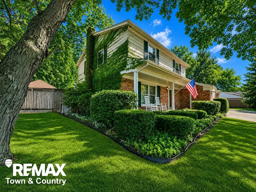 2516 Redwood DR, Flushing, MI 48433 - #2