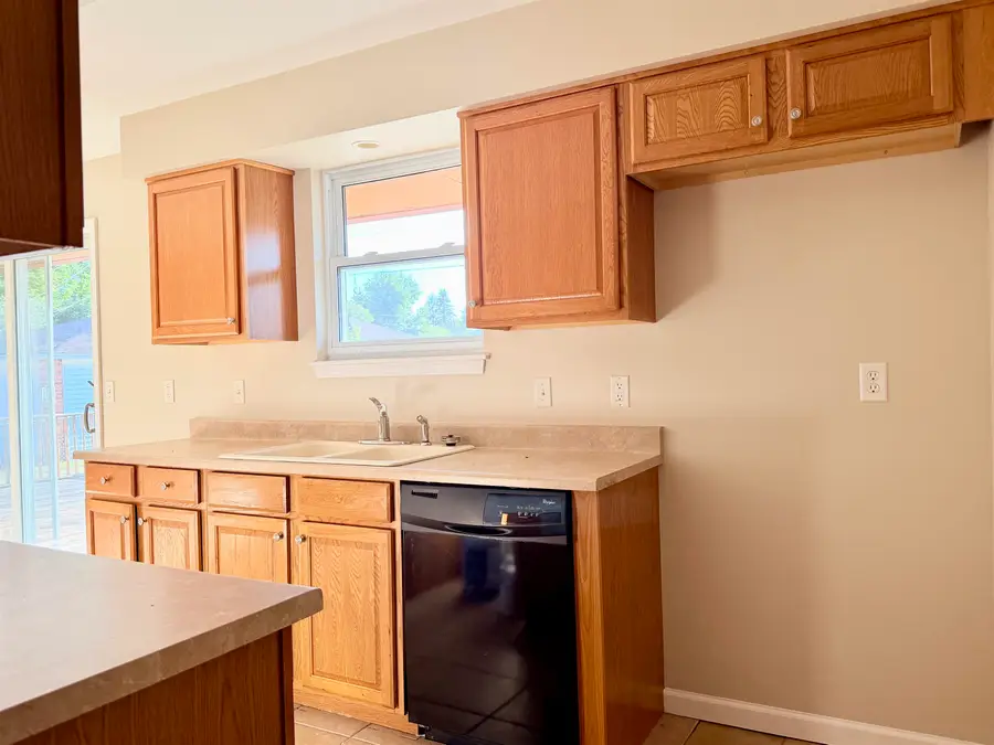 5368 Durwood DR, Swartz Creek, MI 48473 - #3