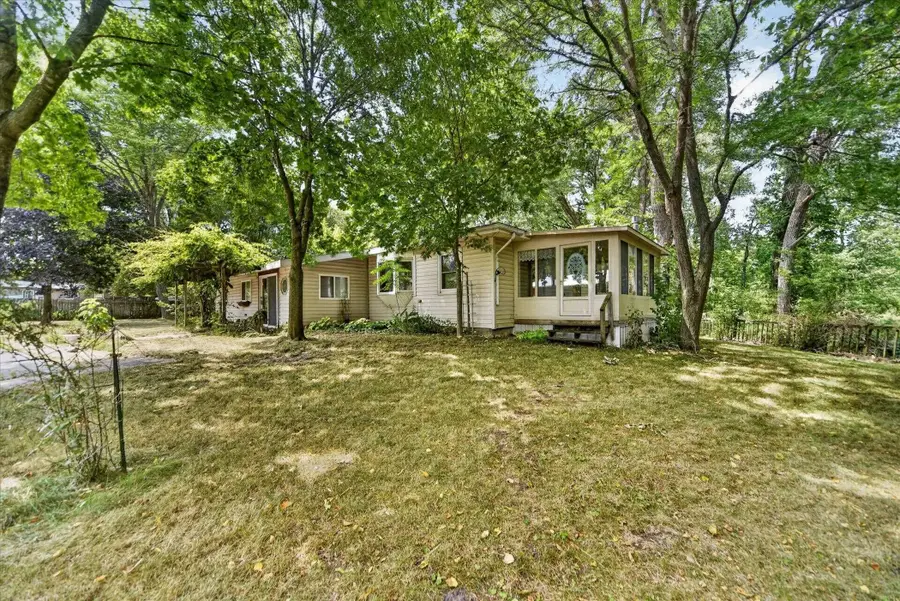 1792 E Lansing RD, Morrice, MI 48857 - #2