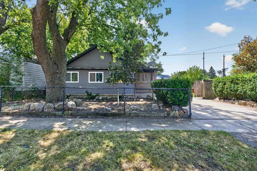 1452 Kenneth ST, Burton, MI 48529 - #3