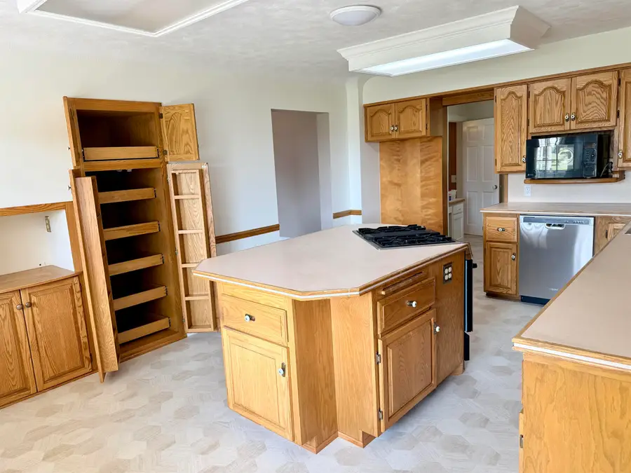7310 Seymour RD, Flushing, MI 48433 - #3