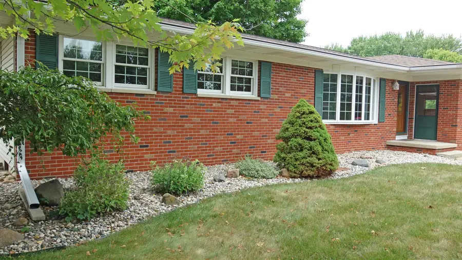 723 Sunflower DR, Chesaning, MI 48616 - #2