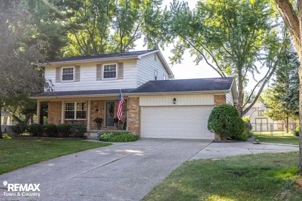 1239 Stonehenge RD, Flint, MI 48532