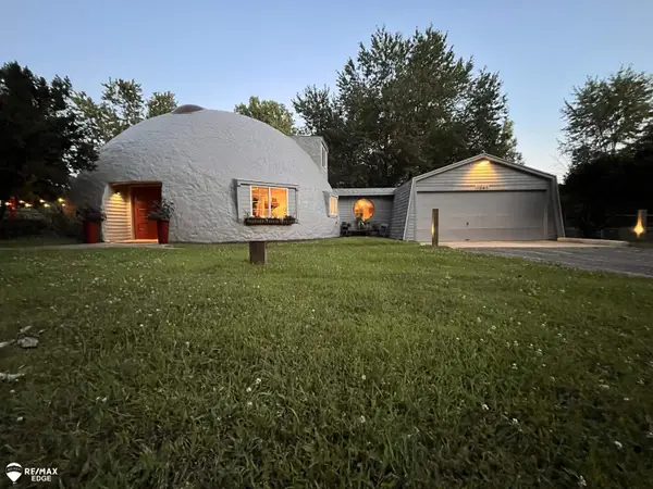 11904 Newman RD, Brighton, MI 48114