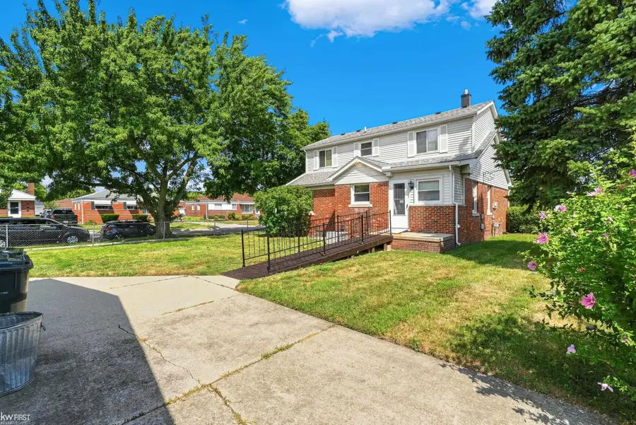 20400 E 12 Mile RD, Saint Clair Shores, MI 48081 - #3