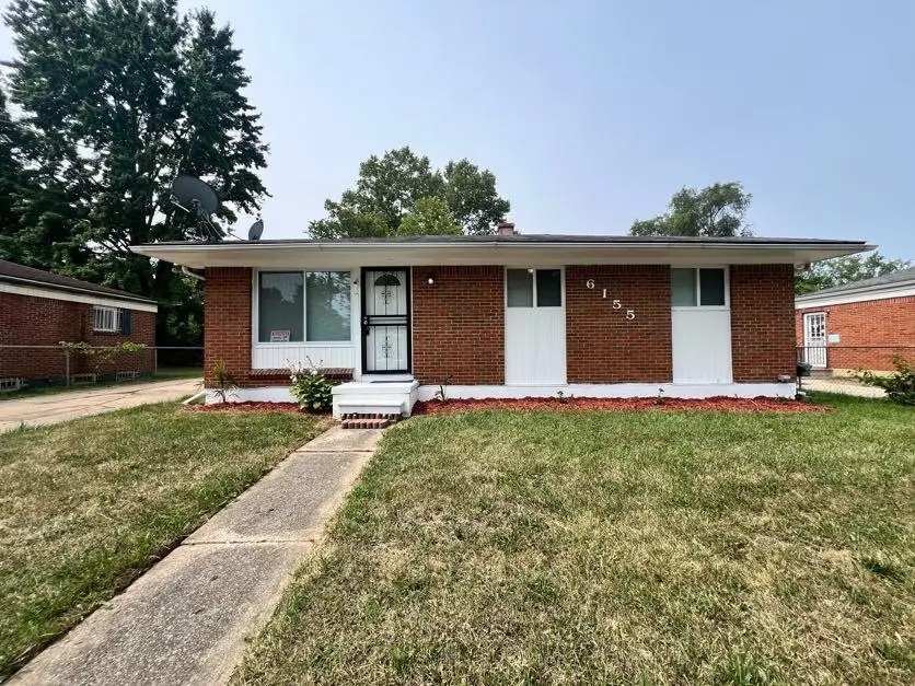 6155 Natchez DR, Beecher, MI 48458 - #1
