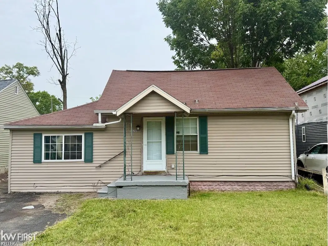 1329 E Decamp ST, Burton, MI 48529 - #1