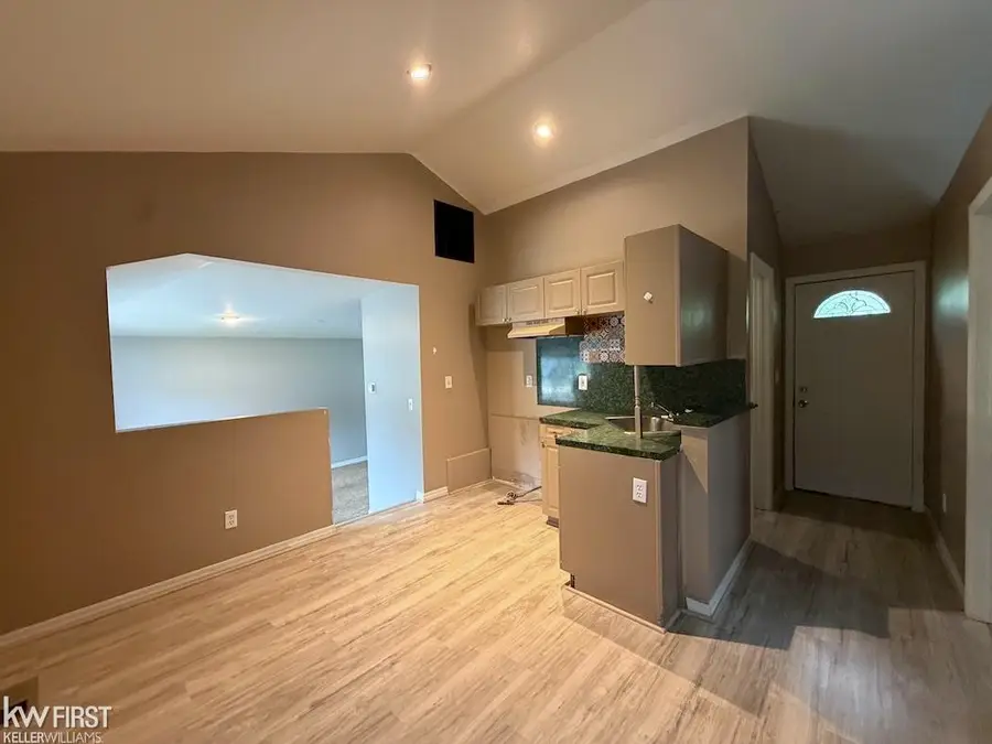 1329 E Decamp ST, Burton, MI 48529 - #2