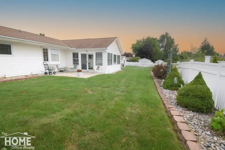 1005 Krust DR, Owosso, MI 48867 - #2