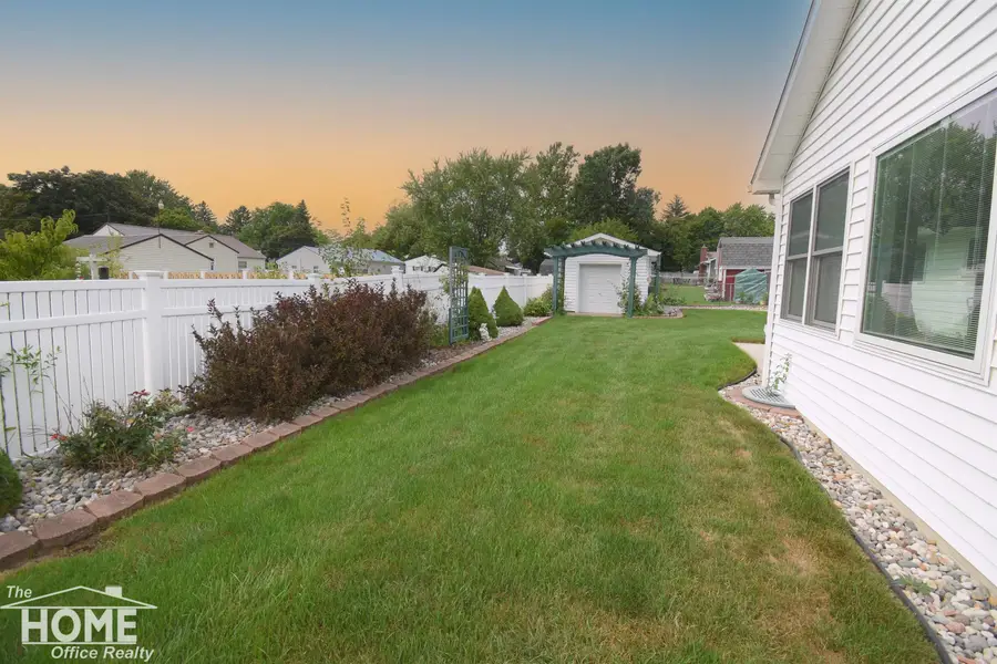 1005 Krust DR, Owosso, MI 48867 - #3
