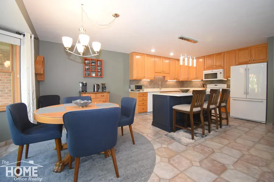 972 Chipman LN, Owosso, MI 48867 - #3