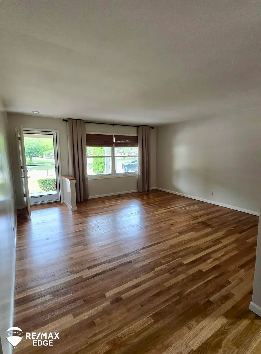 5032 Old Franklin RD, Grand Blanc, MI 48439 - #3