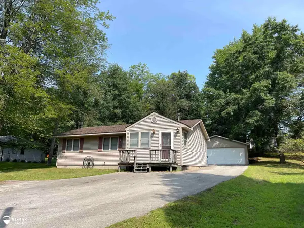 1961 N Ogemaw TRL, WestBranch, MI 48661