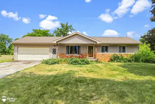 7353 E Maple AVE, GrandBlanc, MI 48439