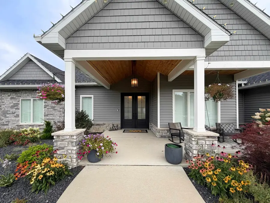 1860 S Beyer RD, Saginaw, MI 48601 - #3