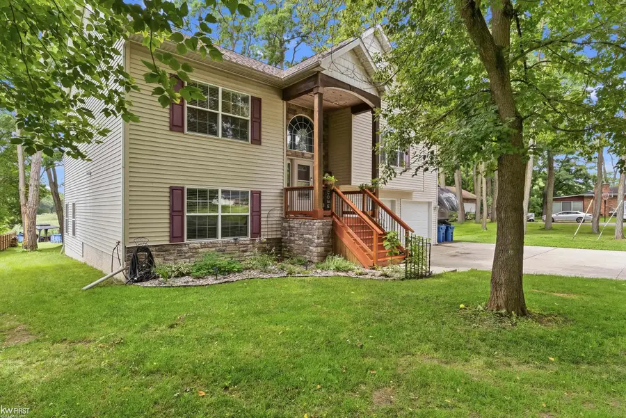 1539 W Rolston RD, Linden, MI 48451 - #2