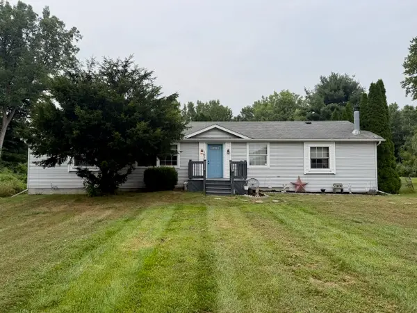 1930 W Burt RD, Montrose, MI 48457