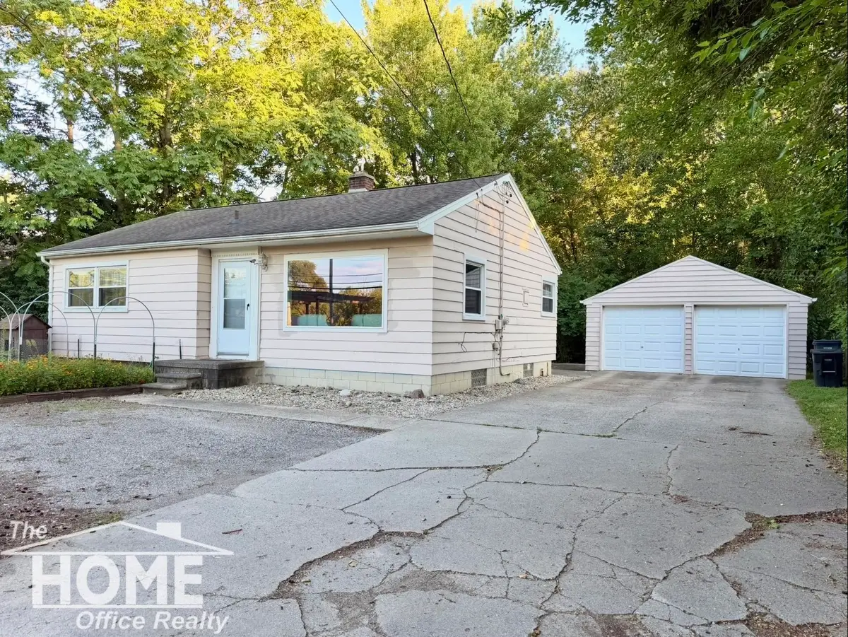 825 W Lake Lansing RD, East Lansing, MI 48823 - #1