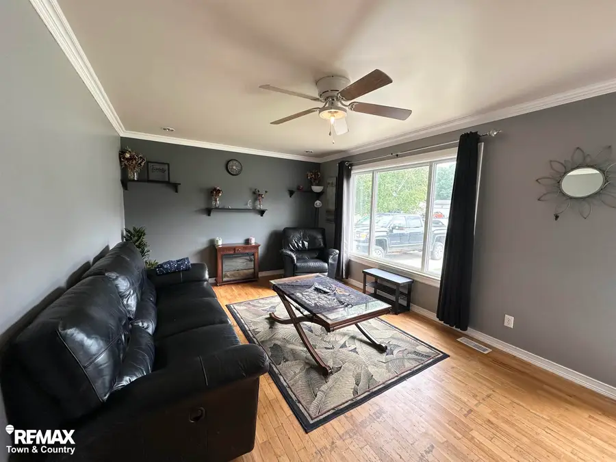5133 Merit DR, Flint, MI 48506 - #3