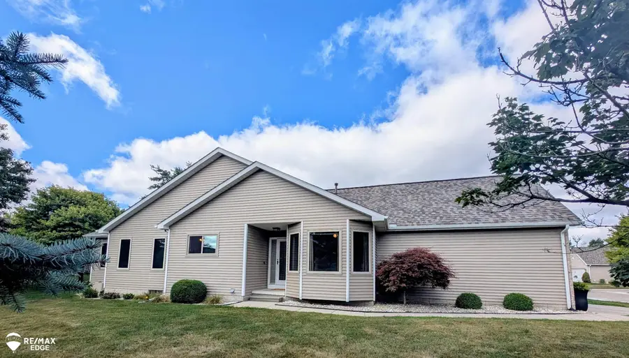 9292 Monica DR, Davison, MI 48423 - #2