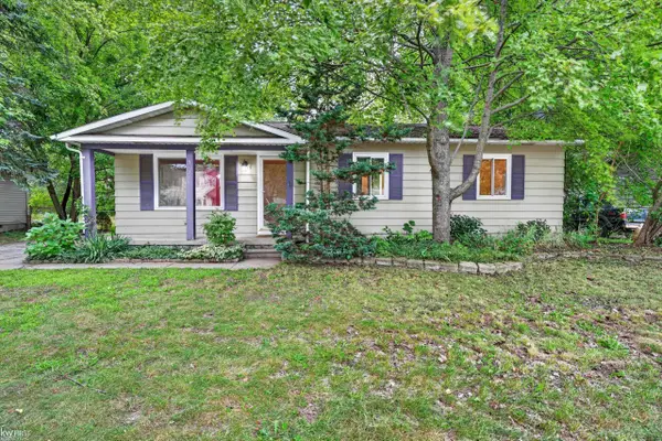 312 Fairfield AVE, Holly, MI 48442