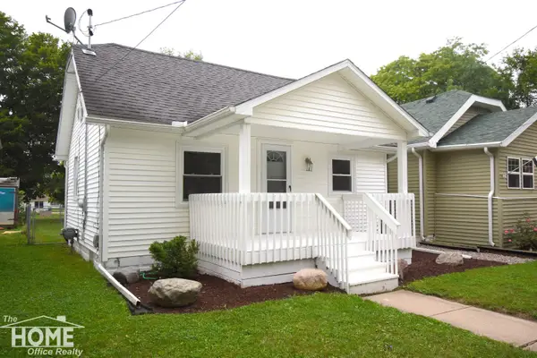 834 Broadway AVE, Owosso, MI 48867