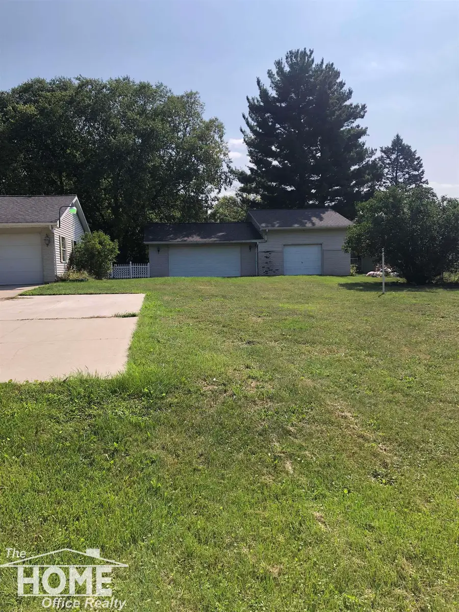 2046 Inglewood TER, Owosso, MI 48867 - #2