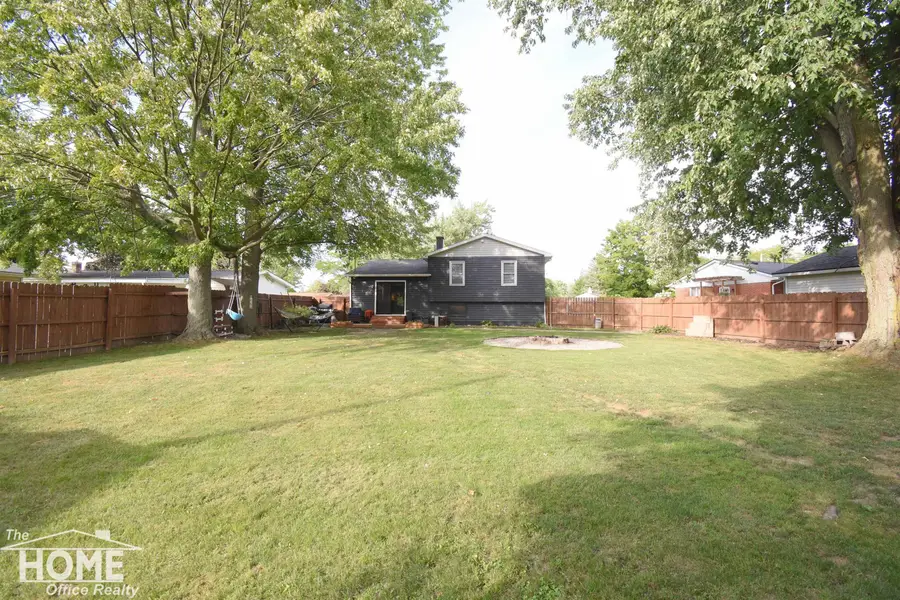 721 Huntington DR, Owosso, MI 48867 - #3