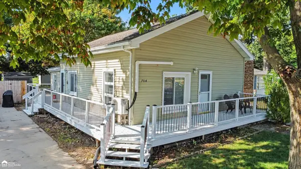 704 E North ST, Owosso, MI 48867