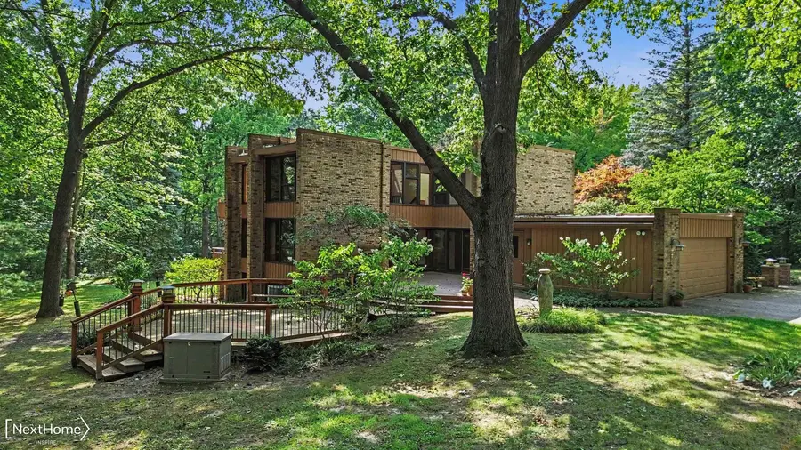 785 S Van RD, Holly, MI 48442 - #3