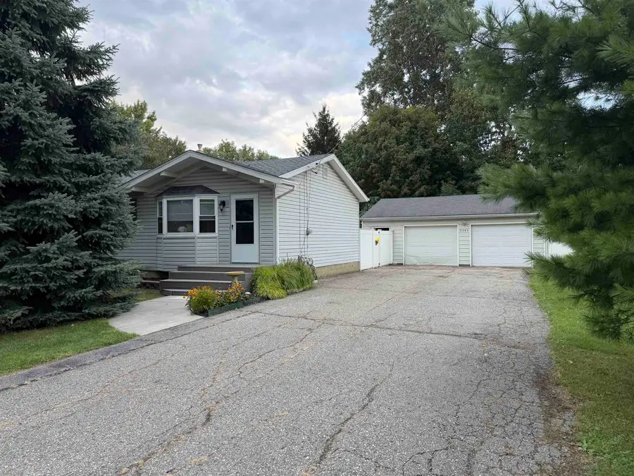 2383 Miami Beach DR, Flint, MI 48507 - #2