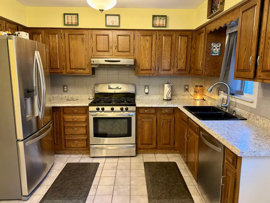 2383 Miami Beach DR, Flint, MI 48507 - #3
