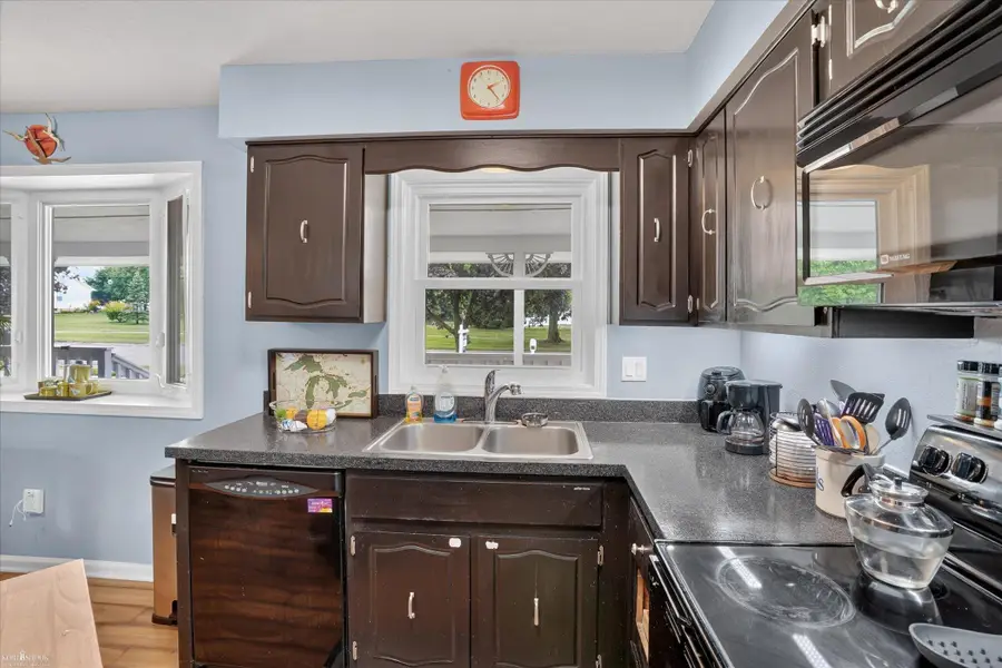 1301 N Gould ST, Owosso, MI 48867 - #3