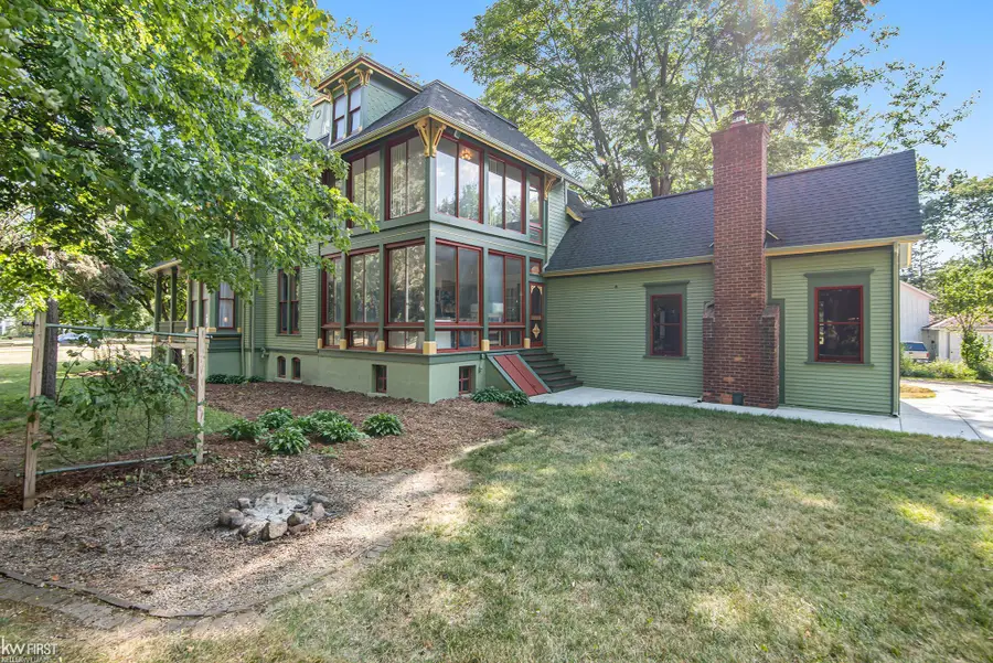 308 W Shiawassee AVE, Fenton, MI 48430 - #2