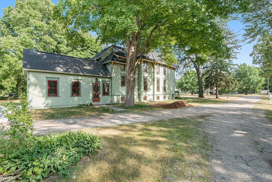 308 W Shiawassee AVE, Fenton, MI 48430 - #3