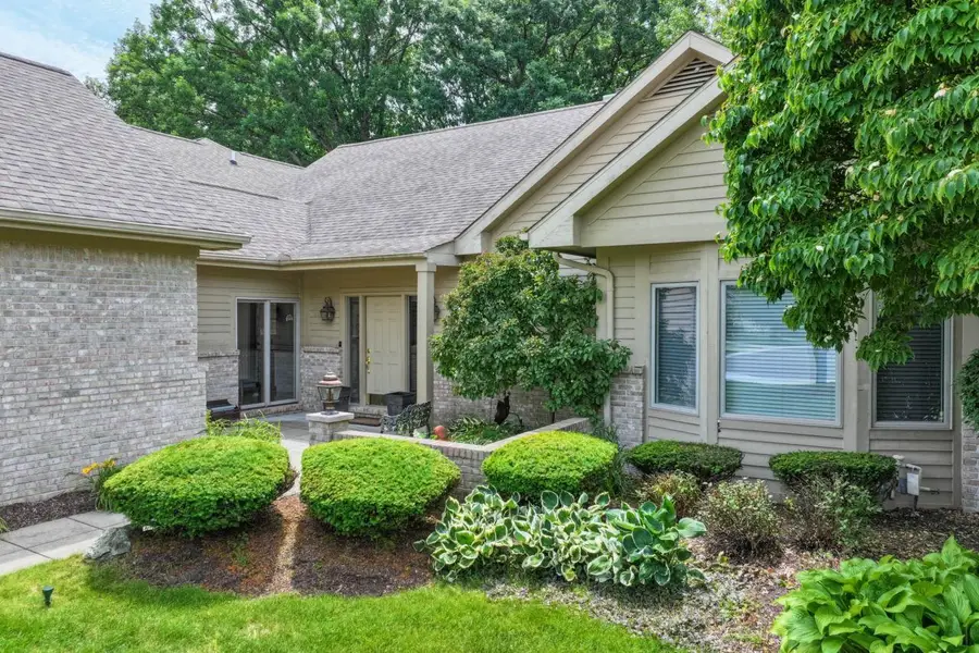 8116 Hawkcrest DR, Grand Blanc, MI 48439 - #2