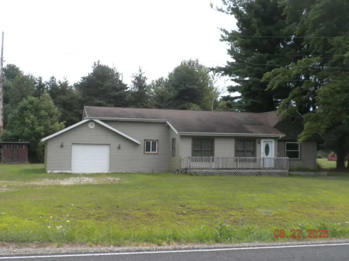 8015 Vassar RD, Millington, MI 48746 - #1