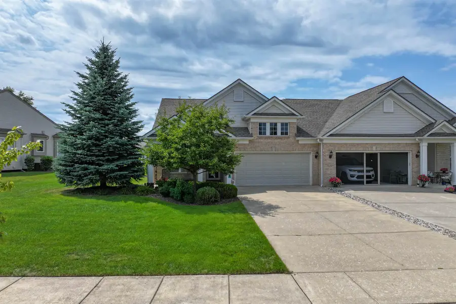 6547 Prairie Dunes DR, Grand Blanc, MI 48439 - #2